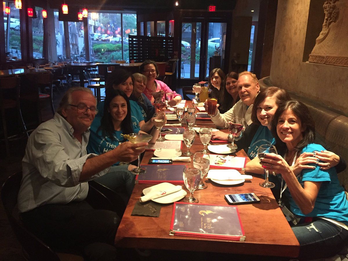 ivybelkins's tweet image. Dinner with new and old friends in DC @LUNGevity Hope Summit! #lcsm #DCHope18 #ThisIsHope @bschrul @jillfeldman4 @kmichelle1969 @Bkotler59 @AlisaBrenes @jillfeldman4