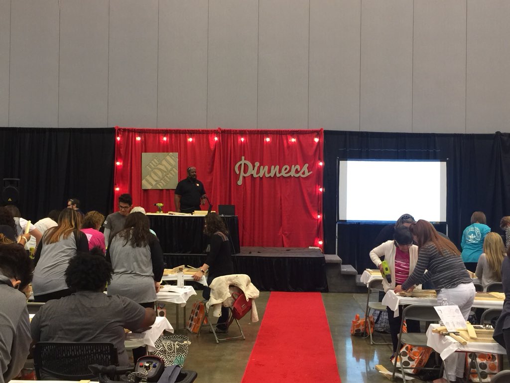 We had a great time helping these lovely ladies build a jewelry organizer with the Do-It-Herself workshop at the Pinners Conference. #pinnersGA #doitherself <a href="/TTChapman13/">Teresa Chapman</a> <a href="/TammyMorris234/">Tammy Morris</a>