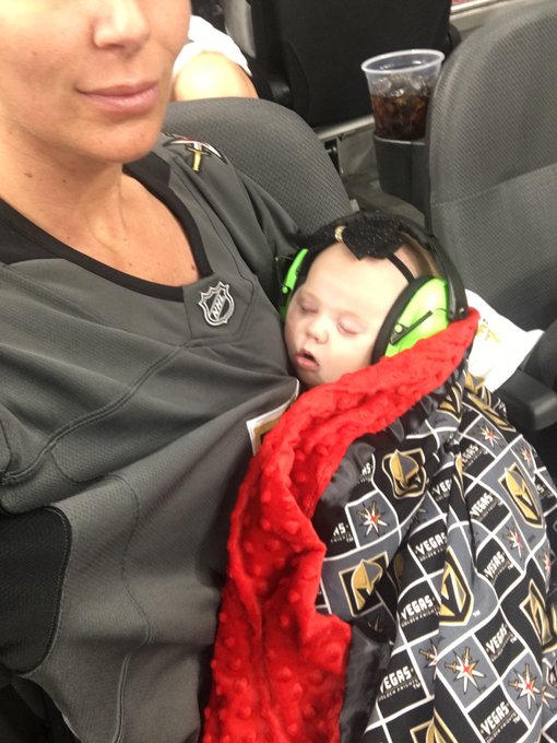 I stole a baby... she was fussy and the minute I got her she fell asleep https://t.co/1GINYtXku1<a href="/tag/roma"class="tags"><span>#roma</span></a><a href="/tag/gelato"class="tags"><span>#gelato</span></a><a href="/tag/psl"class="tags"><span>#psl</span></a>