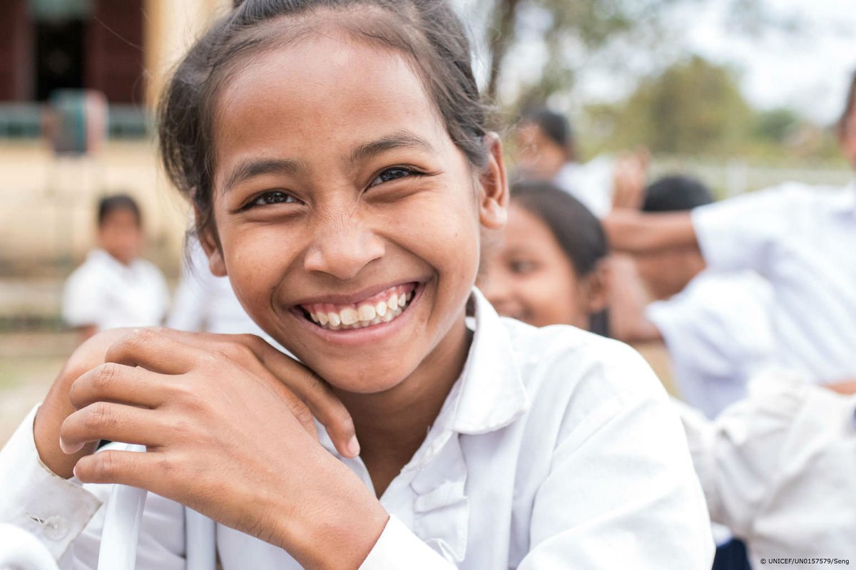 UNICEF's tweet photo. A shining smile from a playground in Cambodia!

#ForEveryChild, 😄 https://t.co/gML2i5rRaJ
