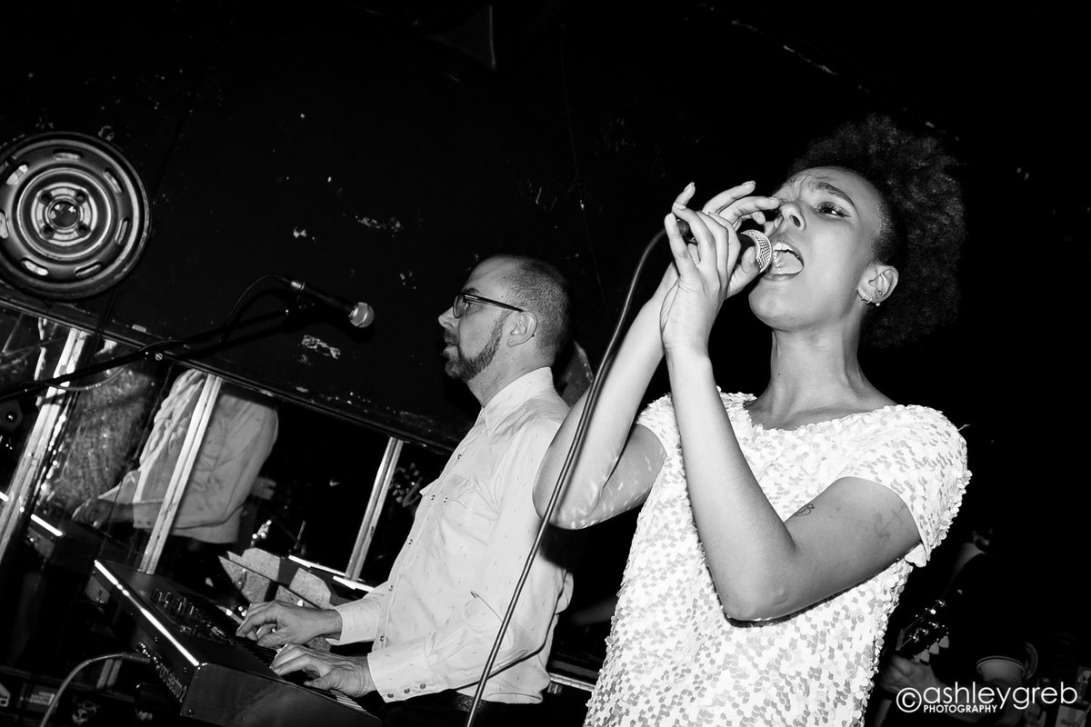 Spent a thoroughly enjoyable evening taking in a fantastically energetic set of funky Parisian soul. Truly wonderful hearing such refreshing new music - easily some of the finest I've heard come out of <a href="/QsoundsRec/">Q-Sounds Recording</a>. 

#funk #soul #lisamelissa #themess #redstar #qsounds #paris