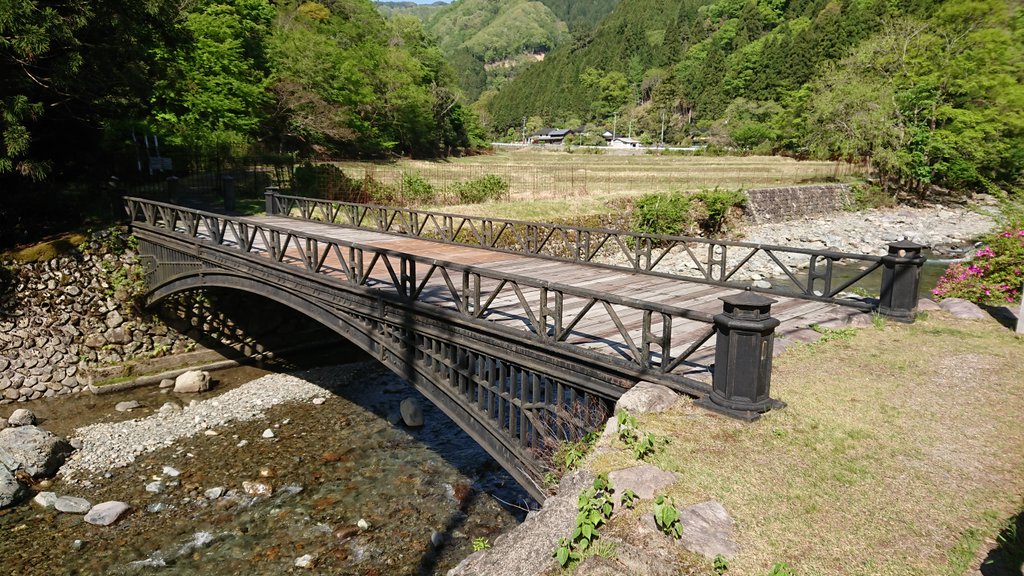 Besan 日々艦これ勤務 神子畑鋳鉄橋 朝来市佐嚢 明治18年 国指定重要文化財 神子畑 からの鉱石を運搬するための馬車道に架けられた鋳鉄橋 まさにアイアンブリッジ Besan 日々艦これ勤務 神子畑鋳鉄橋 朝来市佐嚢 明治18年 国指定重要文化財 神子畑 からの鉱石を運搬するための馬車道に架けられた鋳鉄橋 まさにアイアンブリッジ