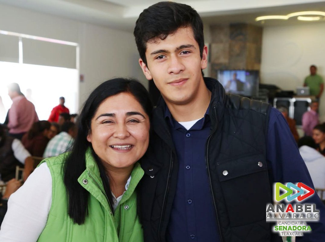 AnabelAlvaradoV's tweet photo. Recuerden amigas y amigos enviarme sus propuestas a mi WhatsApp 246 125 15 61 para que juntas y juntos avancemos hacia un mejor #Tlaxcala. ¿Y tú qué propones? #AvanzarContigo https://t.co/kPwoS7a79T