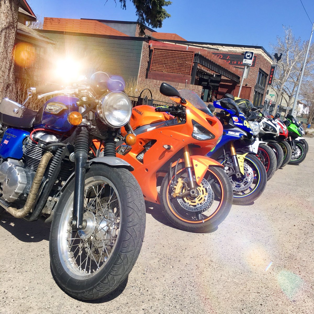 RedsRamsay's tweet photo. Calgary Expo and Bike Expo😎
#yyc #yycevents #calgaryevents #yycfood #itsdatenight #justeatyyc #calgary  #yyceats #calgarylife #calgaryfood #calgaryfoodies #nowopen #global #local #experience #foodculture #culture #alberta #calgaryculture #CalgaryExpo #bikes #Motorbikes https://t.co/U7eLFxeFIV