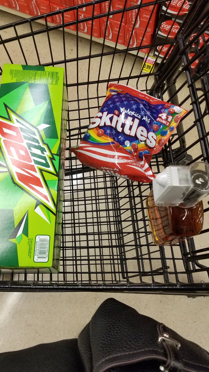 JaclynN6's tweet photo. The most #whitetrash my shopping cart has ever been. #americamix https://t.co/ev7IufG2e9