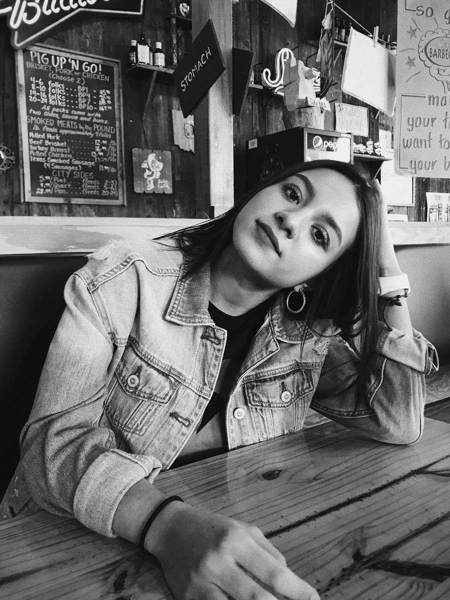 melaniegrca's tweet photo. 🦋 https://t.co/RqglYHYSzG