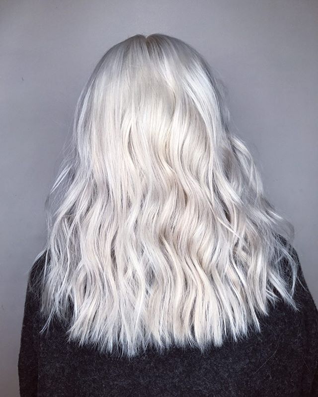 ICY BLONDE ❄️ ❄️❄️ Using <a href="/olaplex/">Olaplex</a> to protect the hair and enhance longevity of tone 🙌🏼🙌🏼🙌🏼 #HairGoals #Yarraville #Haidressers