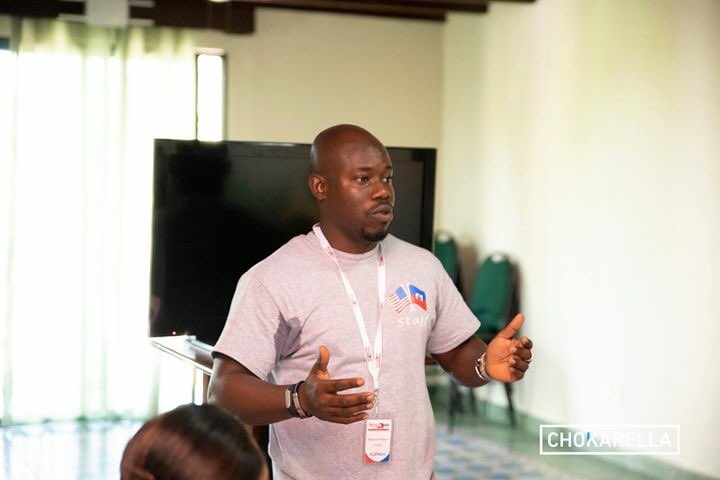 chokarella's tweet photo. Suite après, arrive le moment des sessions pratiques dirigées par Makendy Smith, Alex Nana-Sinkam Wanborch Bastien, Constancio Saint-Juste, Chrismedonne Fleurantin, Miguelito Jérôme et Carel Pedre qui ont intervenu. #TechCampOkay https://t.co/4bBwEpkxQg