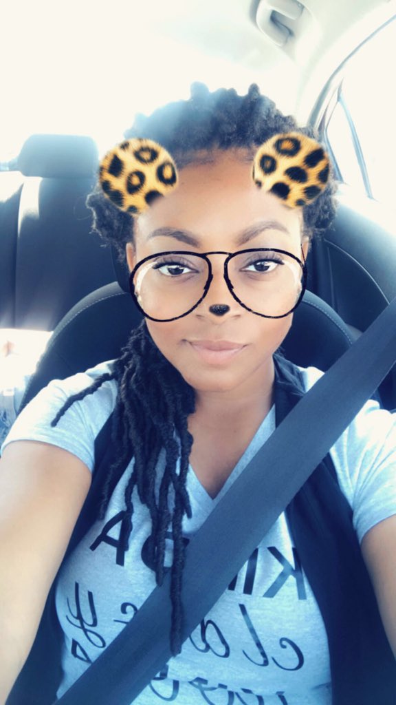 4everamazing's tweet photo. Because I saw an opportunity! 😍😘💋 #kindaclassy #kindahood #verygorgeous #beautifulsmile #thatsunlight https://t.co/TQgiDwOOCf