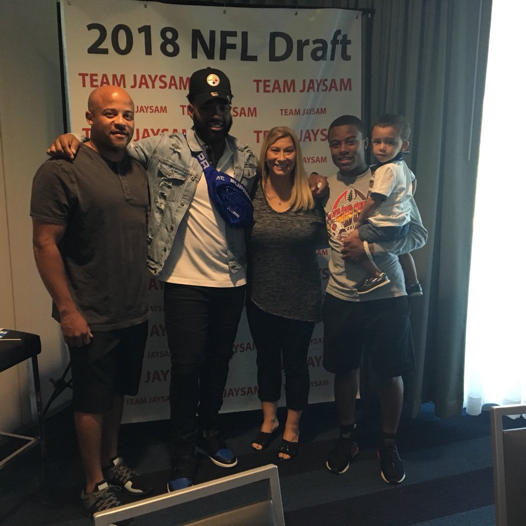 coachfaulk's tweet photo. What a day! Spent the morning doing a Community Service with the TEs and Specialists @NoteinthePocket where I ran my first 5K, watched my oldest son PR in long jump and got to celebrate @JaySam1k achieve a lifelong dream @steelers! Really doesnโt get much better than this! ๐๐ฝ https://t.co/sZrDkaB9cI