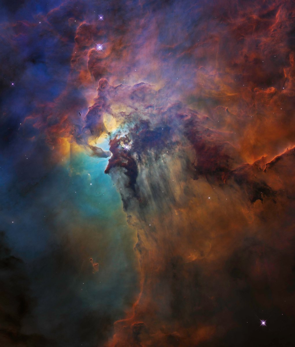 NASAGoddardPix's tweet image. By age 28...Galileo was chair of mathematics at the Univ of Padua. Alexander Graham Bell was months away from inventing the telephone. 
Michelangelo sculpted David &amp;amp; painted the Sistine Chapel. 

And, @NASAHubble has taken us to the edges of space &amp;amp; time: bit.ly/2jdEGac