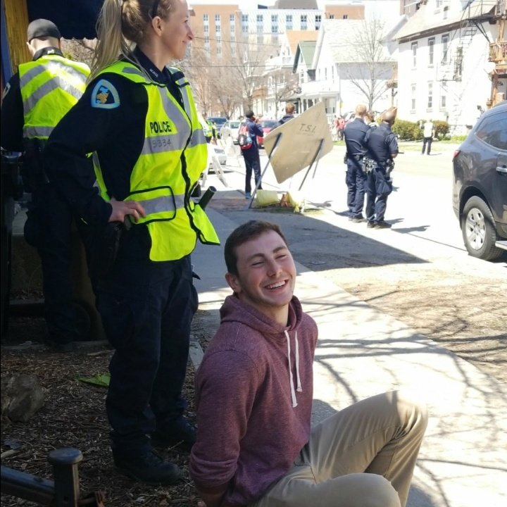 ScubaSteve0005's tweet photo. #NewProfilePic Madison wins again https://t.co/MVhE8kfSIk