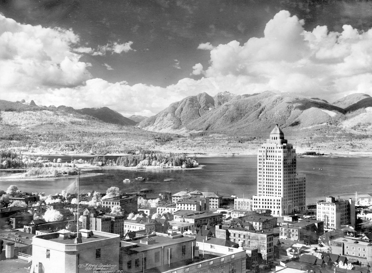 RyanLmark's tweet photo. Shot of #Vancouver in 1931 #StanleyPark #CoalHarbour .. 7 years before the #LionsGateBridge opened @AM730Traffic https://t.co/HwtrbFinHg