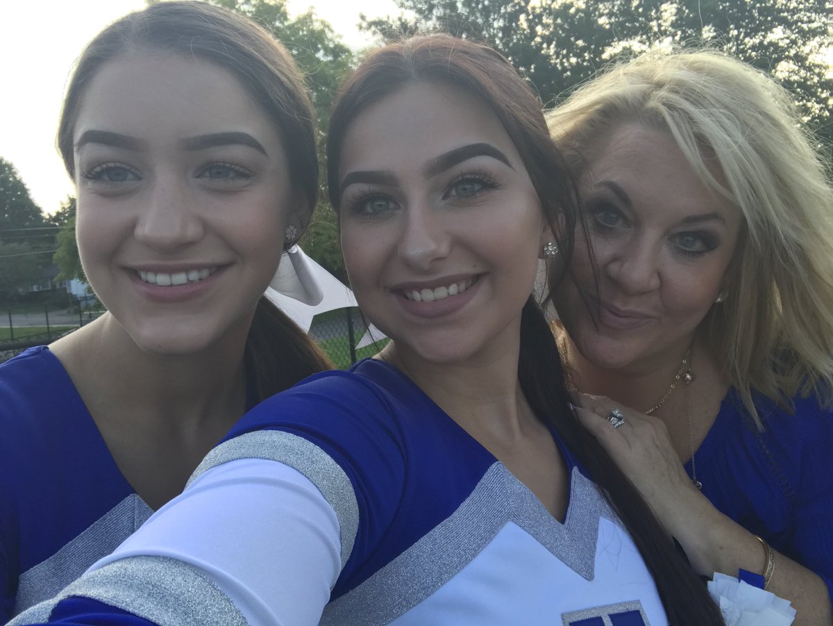 Z3rElvyn's tweet photo. HBD 🎂 to the person who taught me the true meaning of cheerleading and made me love to cheer as much as i do. love you lots boobie & can’t wait i see you cheering me on next year at games!!! 💙♥️ #boobra #cryingintheclub #poopydust #classynottrashy #youcanalwaysbrunchwithus https://t.co/nQGDDVceJd