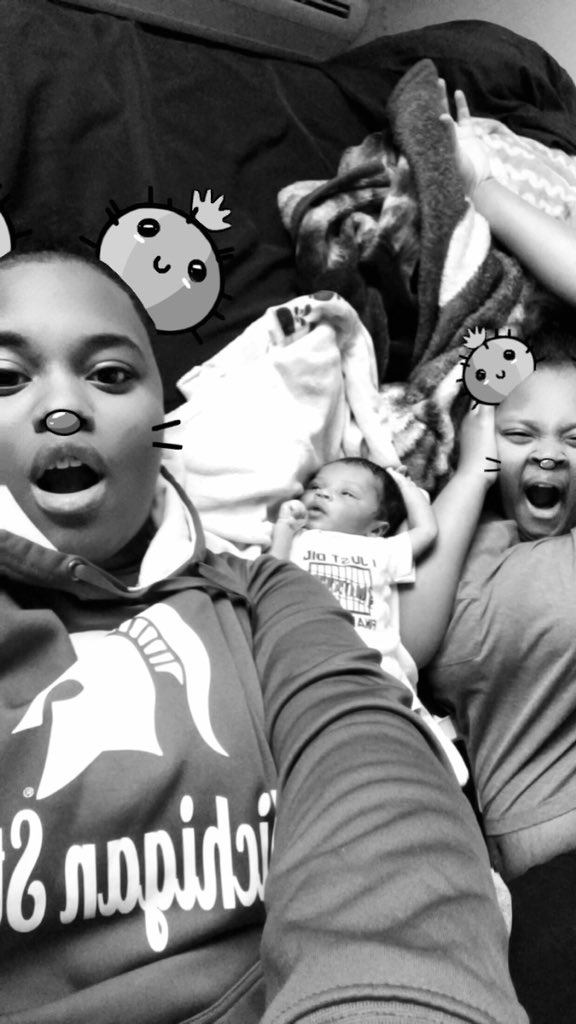 screamjayteee's tweet photo. All I need in this life of sin 💕 my wife & daughter 👩👩👧😌 #homeinsemination #wedidit 💙 I love my little family ❣️ https://t.co/TIskRs1eie