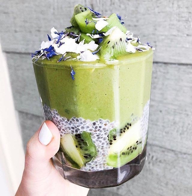 hello_matcha's tweet photo. Matcha smoothie anyone?!? U KNO IT. 
RG: @basicswithbails #matchastewart ( #📷 @thematchastewart ) https://t.co/09nAKMpjKP https://t.co/Zp9W6CMKaF
