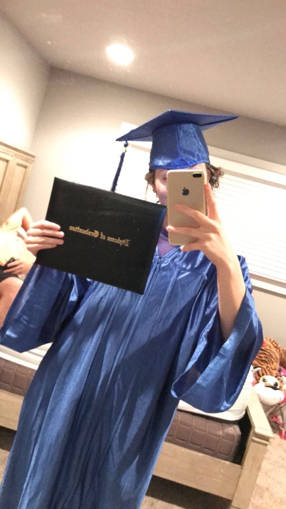 HaileyHusband's tweet photo. My cute ass cousin @_hannahsthename https://t.co/AIim7kCjEB