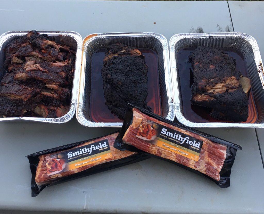 BugaMike's tweet image. Thanks @johnklax and @SmithfieldBrand for the hookup on some awesome ribs and pork shoulder!  Great time relaxing with some teammates and friends over a cookout👌 @TalladegaSuperS