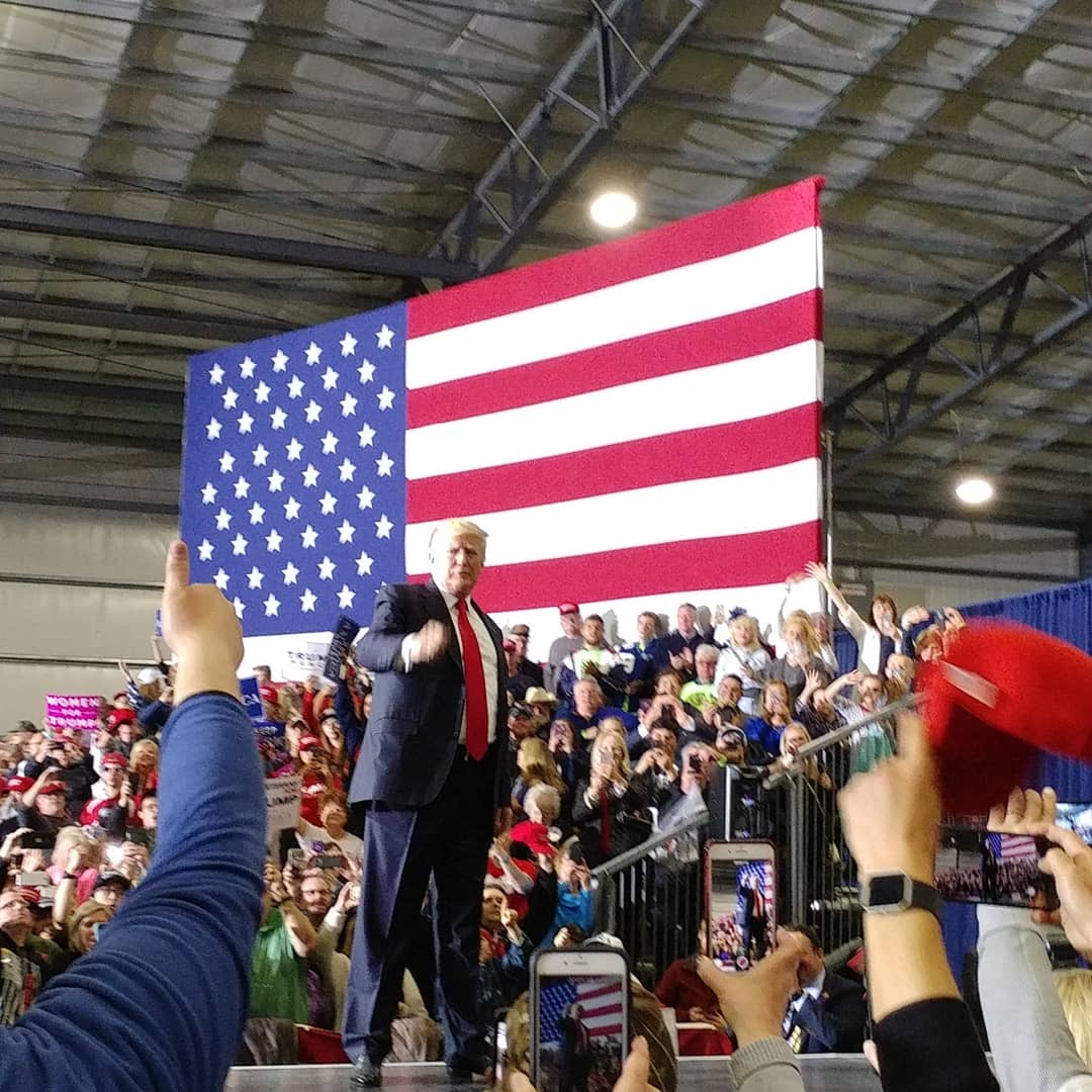 chuckcollier9's tweet photo. Got to see the best president I'll ever live to see. Had a blast, and definitely would go see him again. He's also got my vote in 2020 if he decides to keep presidency #potus @realdonaldtrump #awesomepresident #mypresident #lockherup #maga #trump #trumptrain #trump2020 https://t.co/MeKuzucV3I