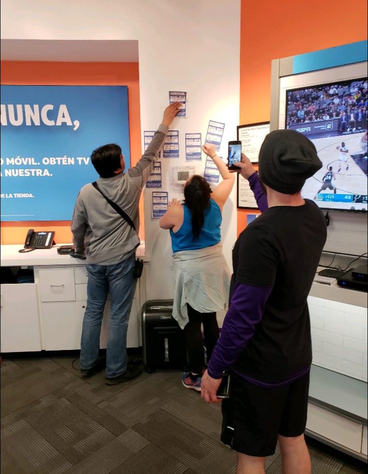 31Ditmars's tweet photo. When the customers say bye bye to their other carrier and Snapchat it!!! Superhero Saturday at Ditmars!!! #superherotakeovER #astoria #ditmars #takebackNY @Danny_Perez_01 @MaxAcevedo8 @JAYORTIZNYC @SergeyMak8 https://t.co/MOP6yytoqd