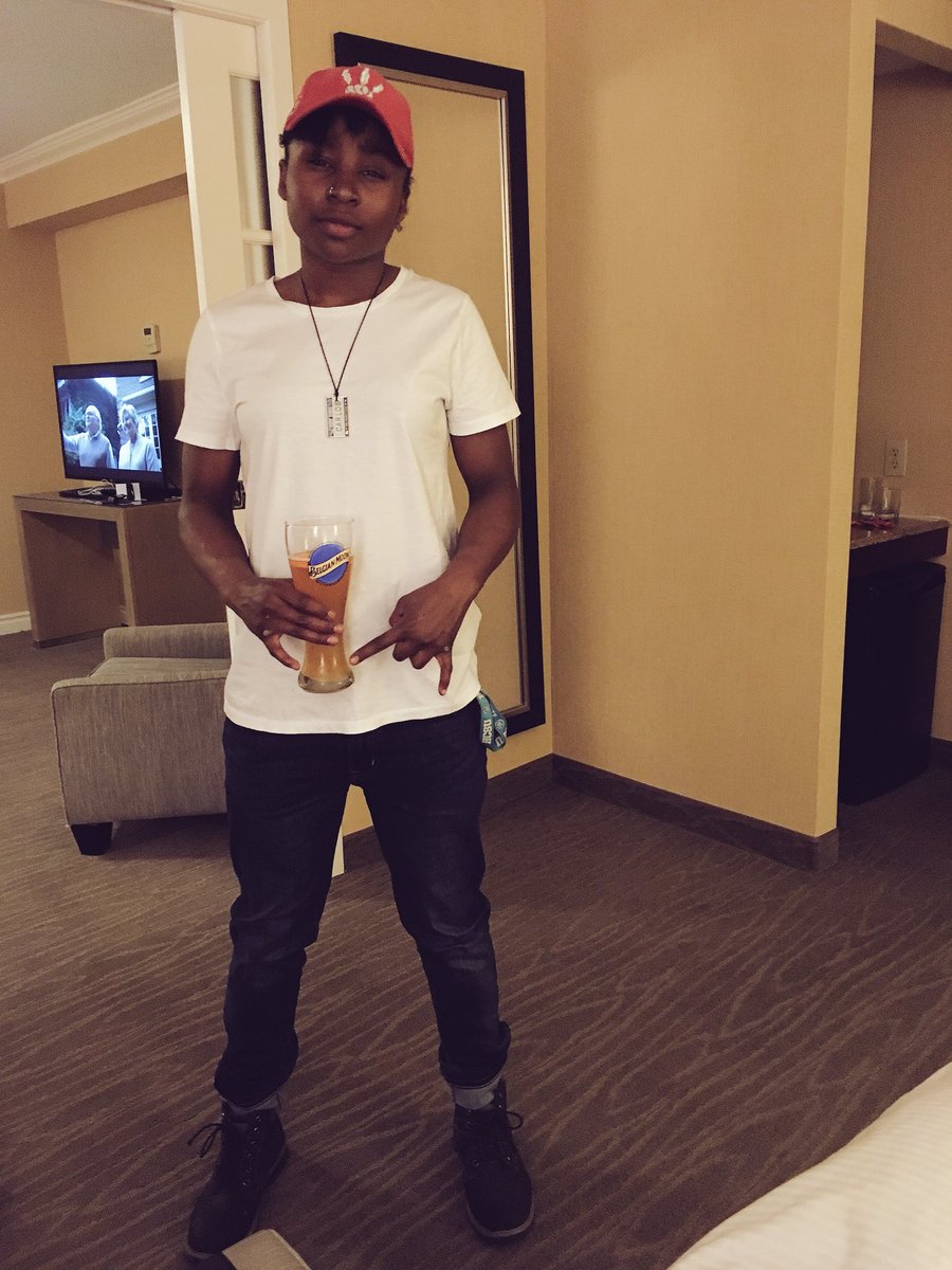 Swaezi_Muzic's tweet photo. #ChasingCommas #CityVibes #Producer #Lyricist #Halifax #OneLove #ganggang “ I do what I love &amp; make money to support it “ 🌃💯💎 #RealOG #FuckFakeFriends #Audi #DreamChasing #SelfMade #SelfPromote https://t.co/e796SKQDZo