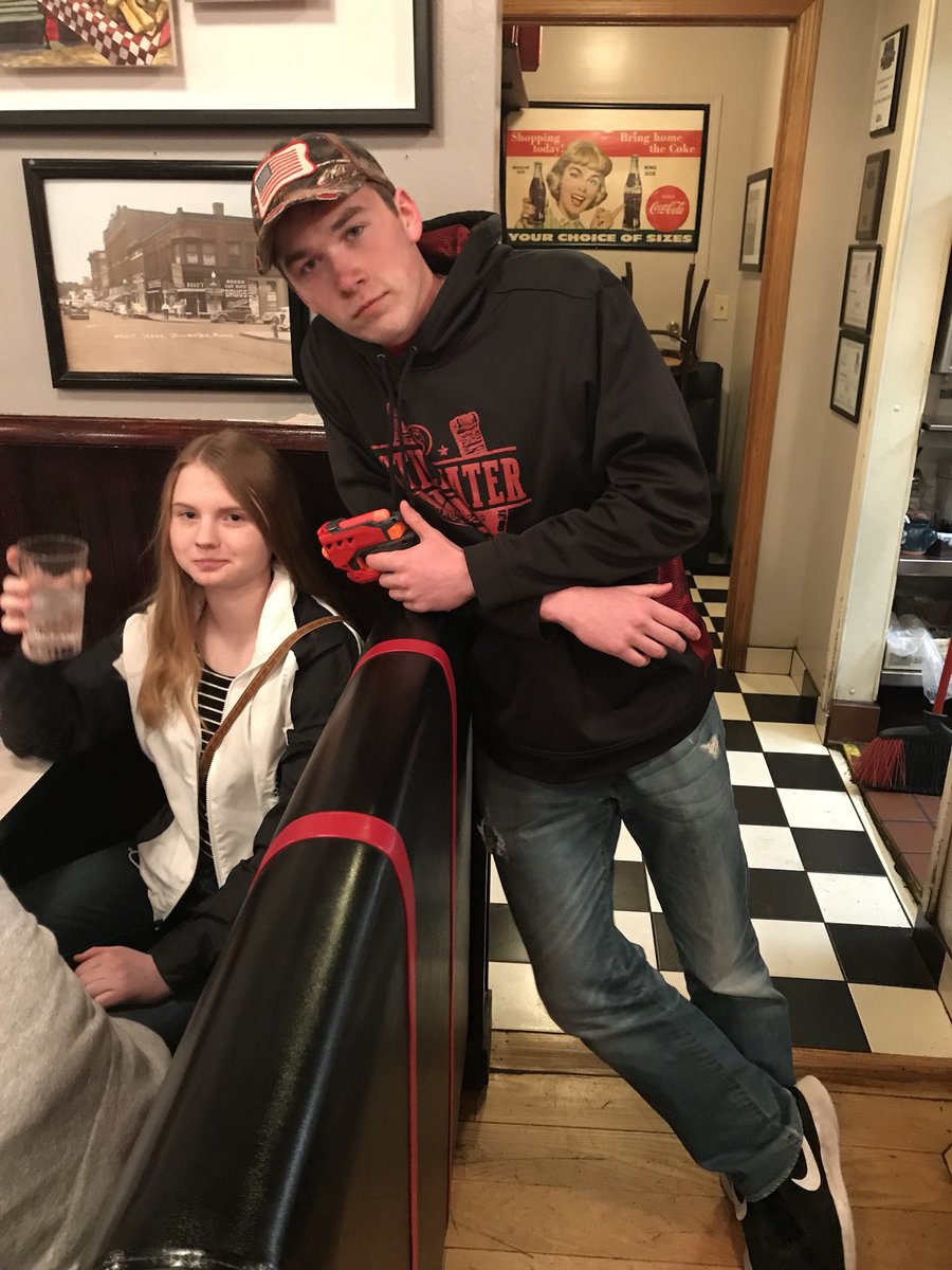 BushNibbas's tweet photo. Logan McCormick wasn’t letting Kate Nelson of pubG is better go unpunished after her hostile actions in Leo’s @StillyNerf https://t.co/Wz8cdU3Hm3