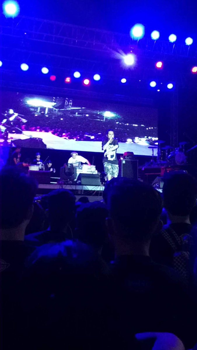 ABRATISTINATICS's tweet photo. @ABRAOFFICIAL last night at the QC Circle for the Earth Day Jam. What a hype performance! Di na kami makapag-hintay sa HENDRIX EP mo, Ilabas na yan! :D #edj #hendrixep https://t.co/6iy9E6w70a