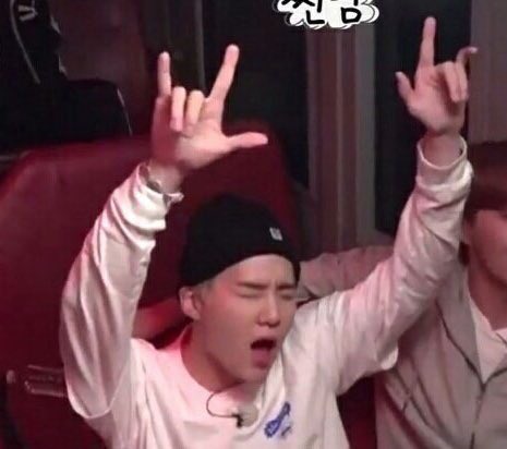 wutimuti's tweet photo. ESO EHHH 👏👏 YAAAASS 🙌 #BTSENPUERTORICO https://t.co/tUmWTNKFal