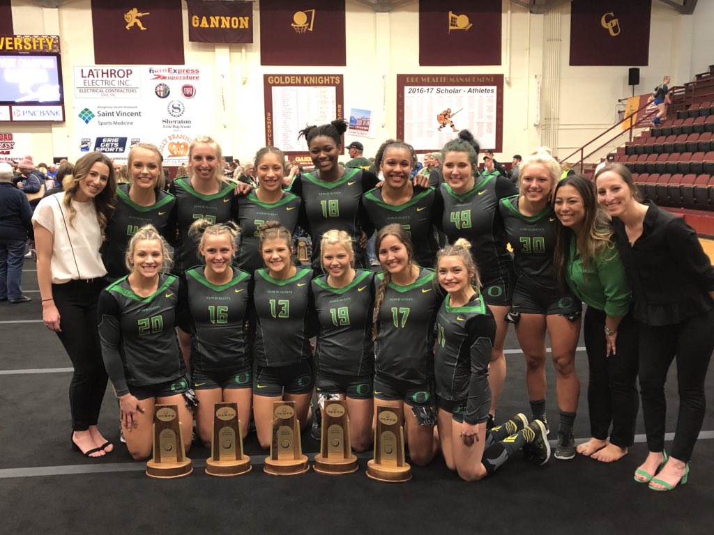 OregonAcroTumb's tweet image. Clear off the shelf, the Ducks are coming home with some hardware! #GoDucks #CreateIt #NCATA18