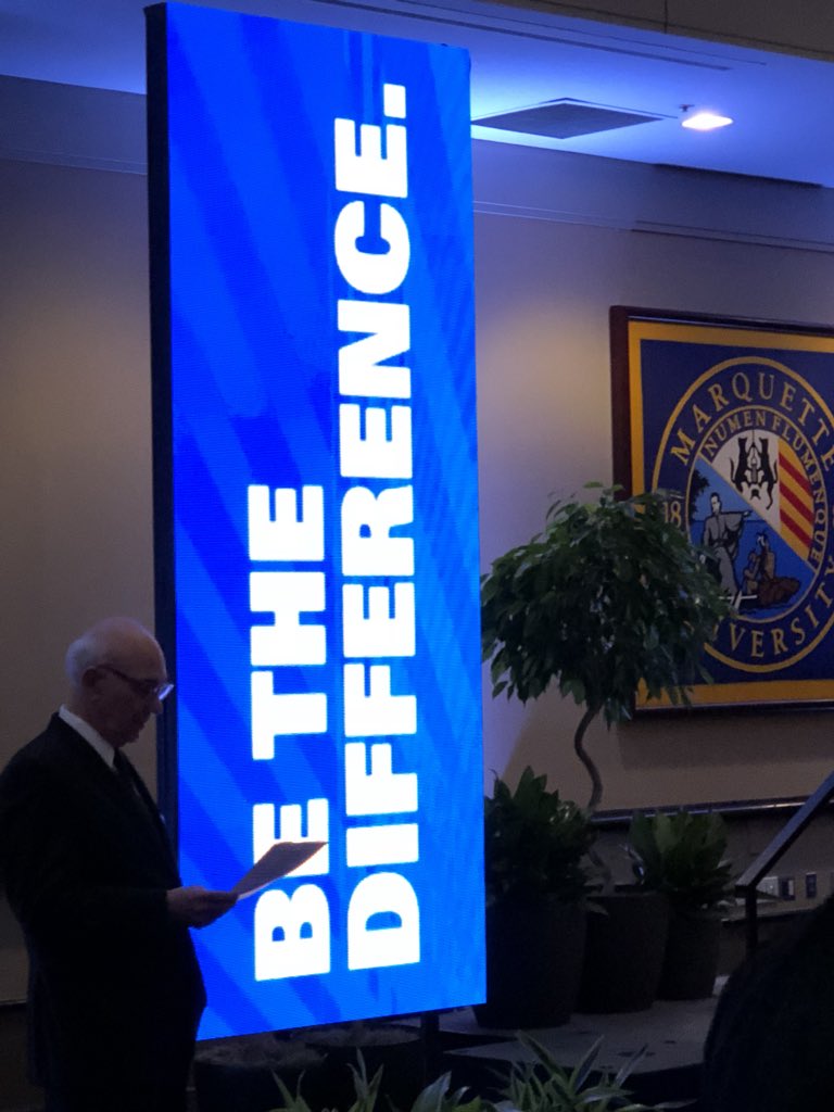 ProvostKimo's tweet image. National Alumni Awards with @MUCollegeofComm alum and Service to Marquette Award winner Valerie Wilson Reed (‘79). An honor to have her as an alum.