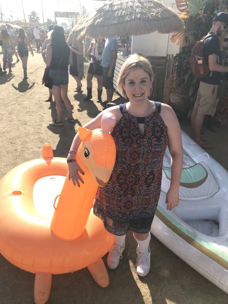 NashvilleCass's tweet photo. Went looking for @nashdingo’s llama friend this morning. We couldn’t find it! Thankfully @bryanmmoore saved the day and found it for us! @trishayearwood @williamssonoma #AlohaTrisha https://t.co/MHimEi05hM