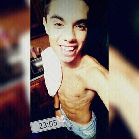 Franco_10Prodo's tweet photo. ✨es vieja. https://t.co/9DddAurs9X