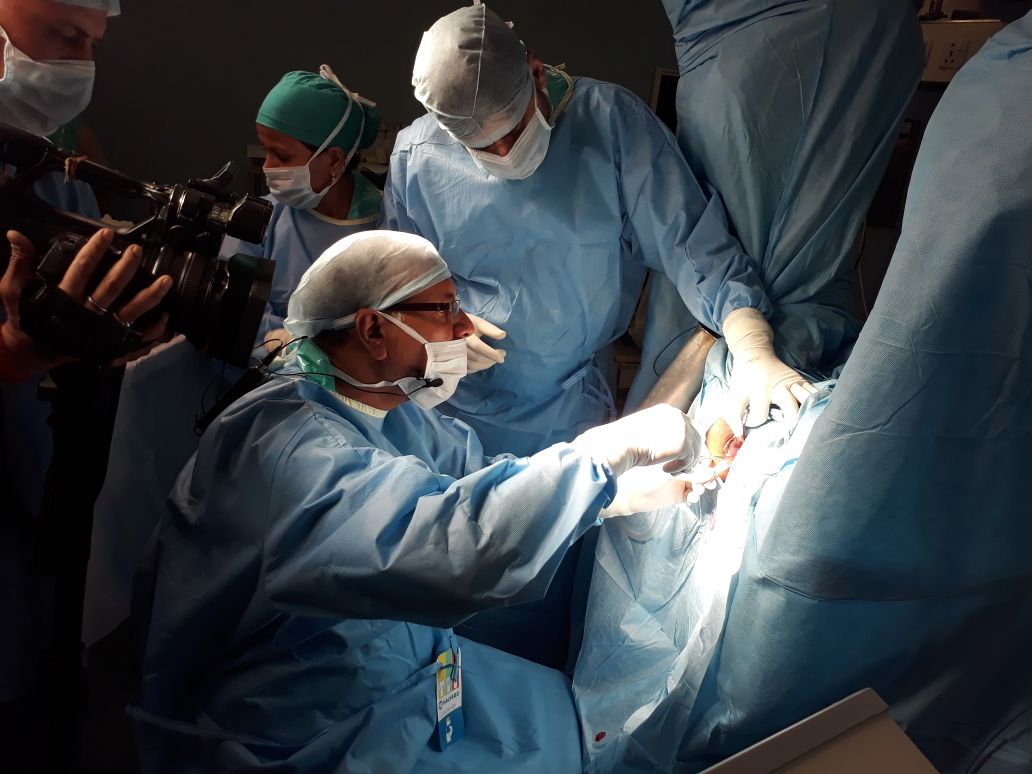 lasermart_in's tweet image. Live surgeries for Haemorrhoids, Fistula and Pilonidal sinus performed at KEM Hospital, Mumbai by Lasermart. For more info Contact us -+91-8928997997 or write us back at info@lasermart.in
#Lasermart #SmartM #1470nm #980nm