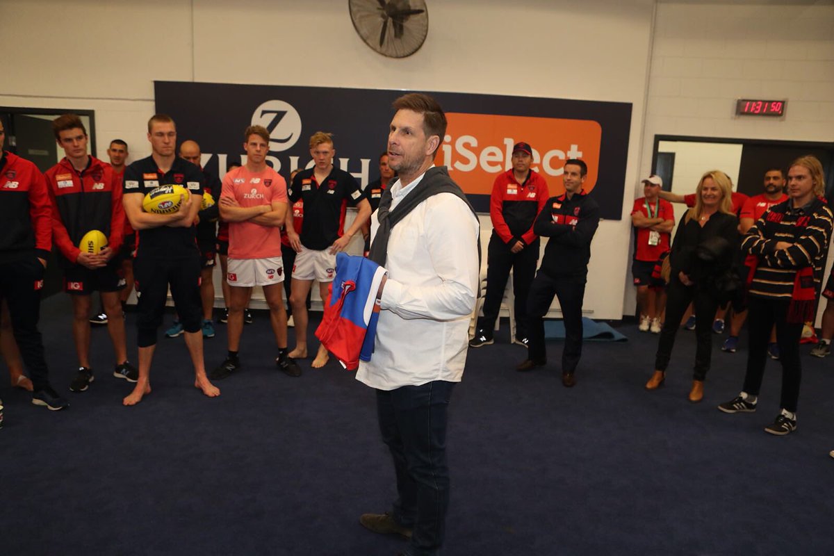 melbournefc's tweet photo. A special moment for Charlie Spargo. 🌟

His Dad Paul presenting the red + blue jumper, as Charlie becomes a fourth generation VFL/AFL player. 

Go well, Charlie! #RaiseHell #AFLDonsDees https://t.co/Q9LkzMiCyS