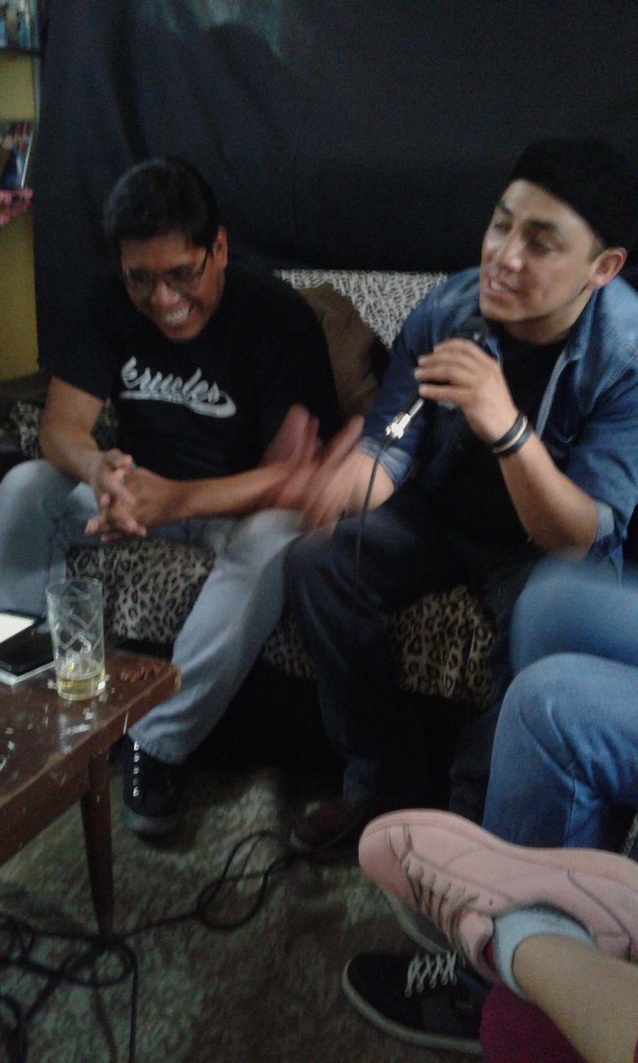 MexclandoI's tweet photo. Fotos con nuestros amigos de krueles 🎤✌👊 https://t.co/lf3VOgmZjn
