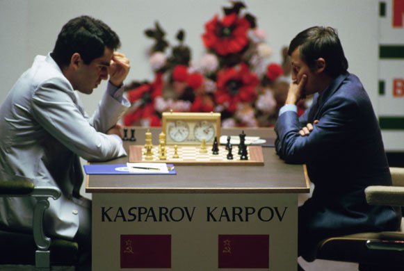 JorgeAjedrez1's tweet photo. Los dos mejores jugadores de la historia. Cada uno con su inconfundible estilo. Karpov más posicional. Kasparov un genio del ajedrez de ataque. Las partidas entre ambos han sido analizadas hasta la eternidad. Juntos han brindado los mejores años que el juego ciencia supo dar. https://t.co/GK9sK7mXyf