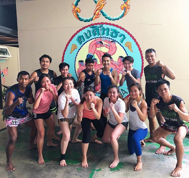 kstmuaythai's tweet image. #muaythai #training #groupclass #muaythaigymbangkok our foreign guests enjoying a fun training session! kstmuaythai.com