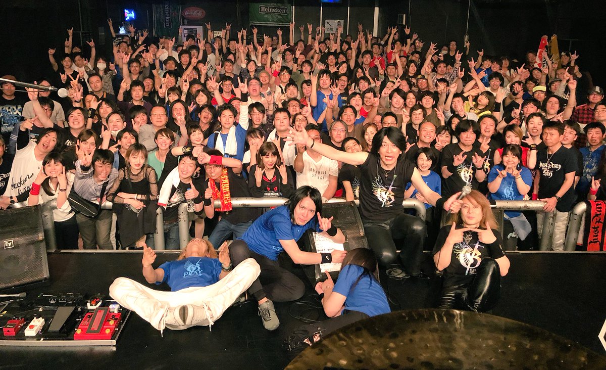 GALNERYUSOFFIC2's tweet photo. 昨日は福岡Drum Be-1公演にお越し下さいまして誠にありがとうございました‼️ 皆様の温かな応援をメンバー一同心から感謝しております‼️
次回の福岡公演も、心よりお待ちしております‼️

本日はまもなく12:00よりタワーレコード福岡店にてインストアイベントです🔥 https://t.co/G6dpG2N5ak