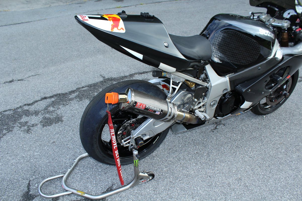 2001GSXR1000's tweet photo. #GSX-R1000 https://t.co/ohGnXgmQDo