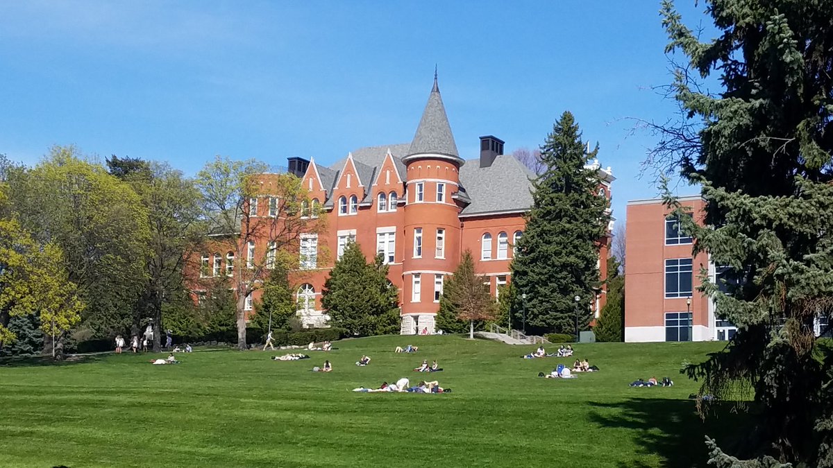 CarolStrdesigns's tweet photo. Got to spend the last week on a spectacularly glorious WSU campus while taking part in engineering board meetings. Truly a special place. ❤️ #GoCougs @WSUPullman https://t.co/2ReWeiGst4