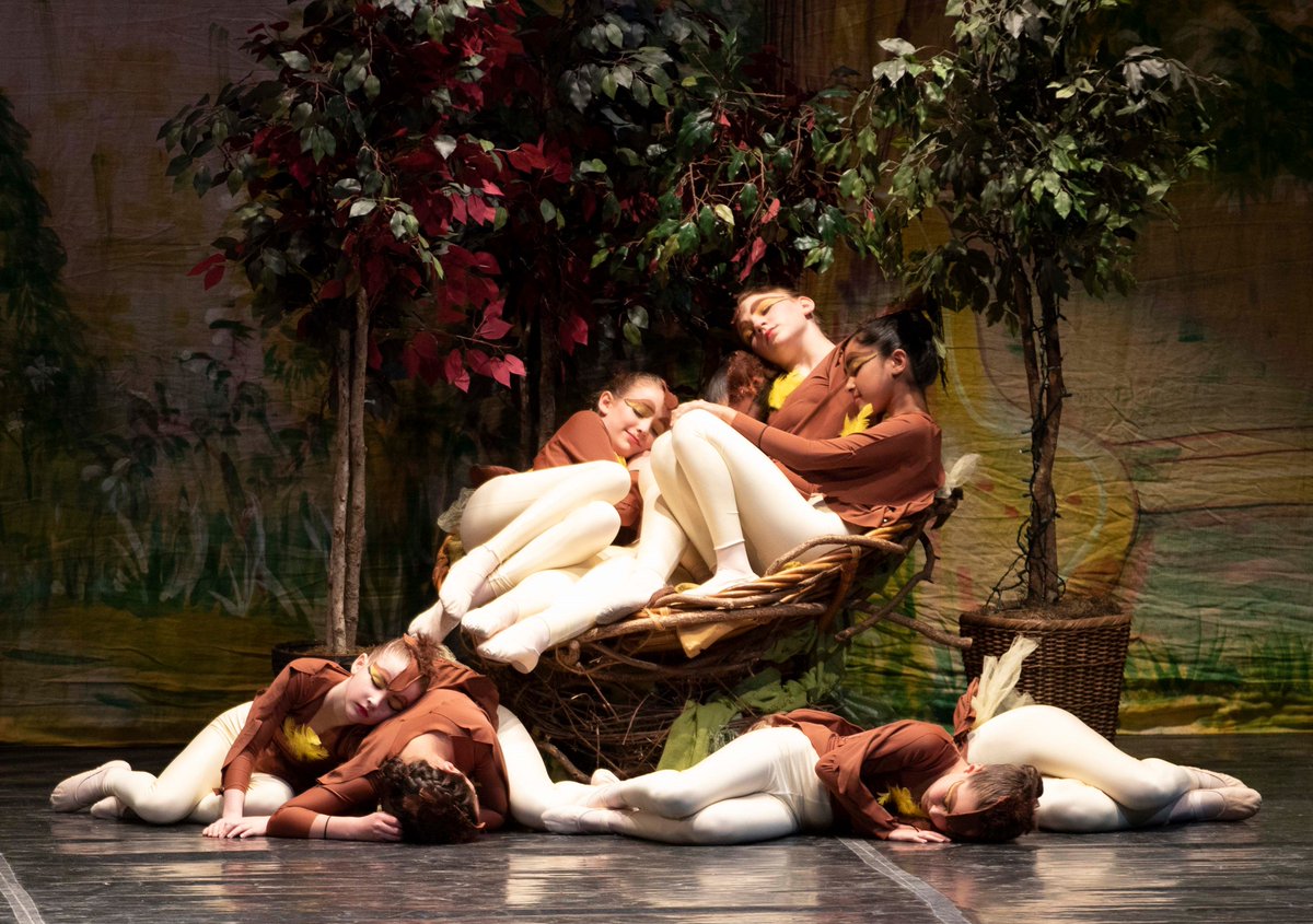 DancePrism's tweet image. Shhhhh....don't wake the ducklings! They need to rest up for tomorrow's show in Andover! #DPDucklings #1ShowLeft [Photo by Warren Bailey]