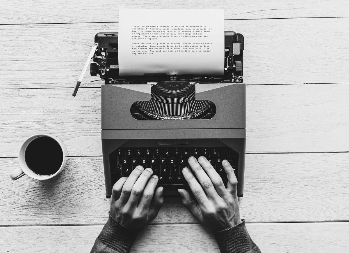 #Concurso | Para #PaulAuster escribir es cosa de supervivencia. ¿Sobrevive tu historia a un tweet? 
 
Escribe una historia de #GéneroNegro en 280 caracteres. Participa con el hashtag #280tirs

Bases: valencianegra.com/280-tirs 

#NovelaNegra #ConcursoLiterario #ConcursoNarrativa