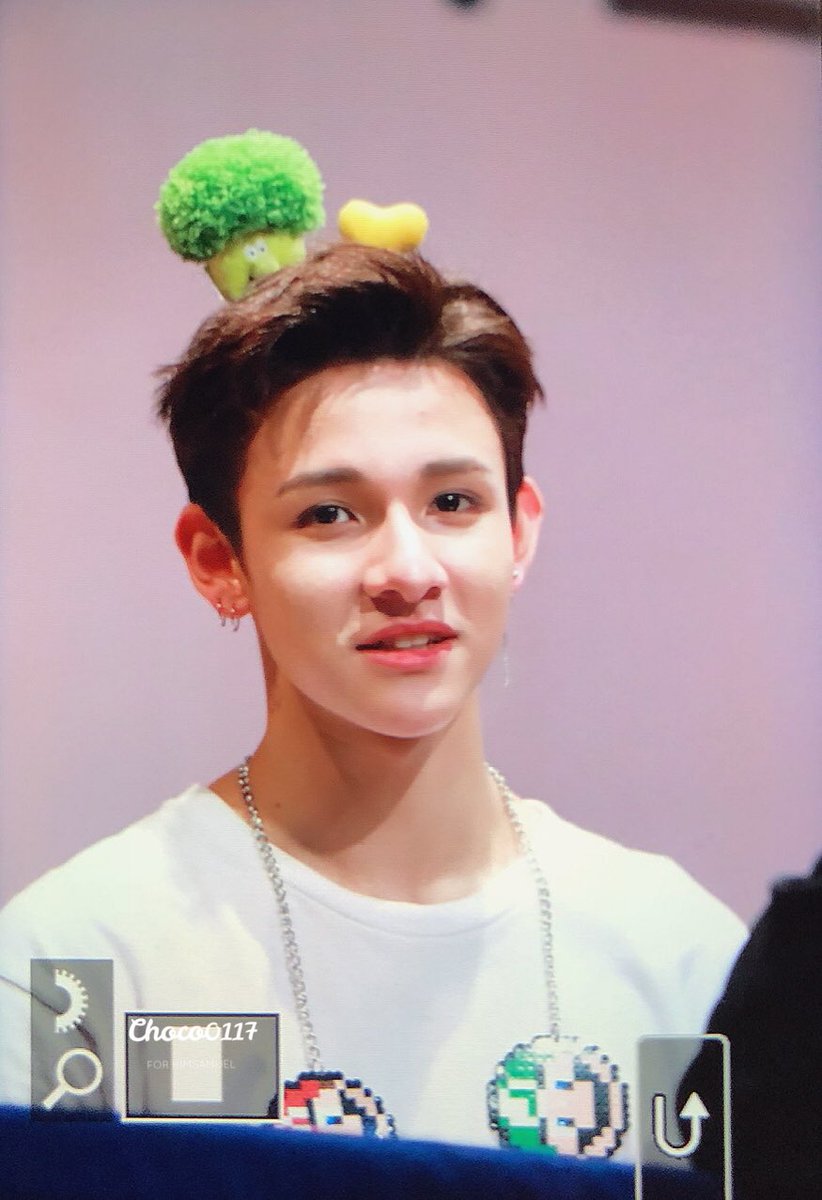 Choco020117's tweet photo. 180429 팬싸
 @bravepunch0117 
#사무엘 #Samuel #サムエル #ONE https://t.co/jJWwLtQTfj