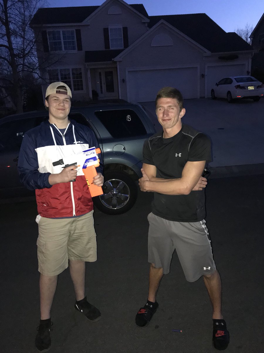 HighOnDartsNerf's tweet photo. Cameron Ligday with the on Tyler Cullen from the chili’s @StillyNerf https://t.co/FvToBRY0Ld
