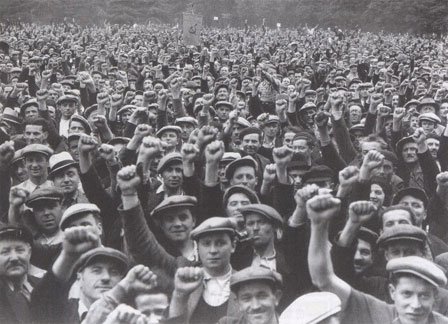 16)il donne à voir la force du mouvement ouvrier à la veille de la victoire du Front populaire et annonce les grandes grèves de juincar c’est au lendemain du 1er mai, et notamment pour demander la réintégration de grévistes virés que les 1ères usines débrayent