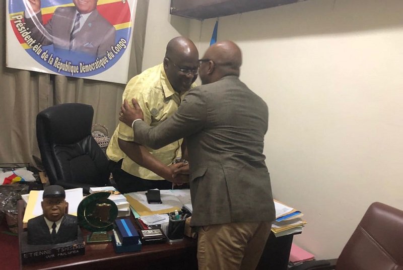 DanyBANZAMALOBA's tweet photo. Après un long moment de convalescence, j’ai rendu une visite de courtoisie à @Fatshi13 ce samedi 28 Avril. J’en ai profité pour le féliciter après sa brillante élection comme Pdt national de l’UDPS et le meeting réussi du 24 Avril dernier https://t.co/neC2YJuc1O