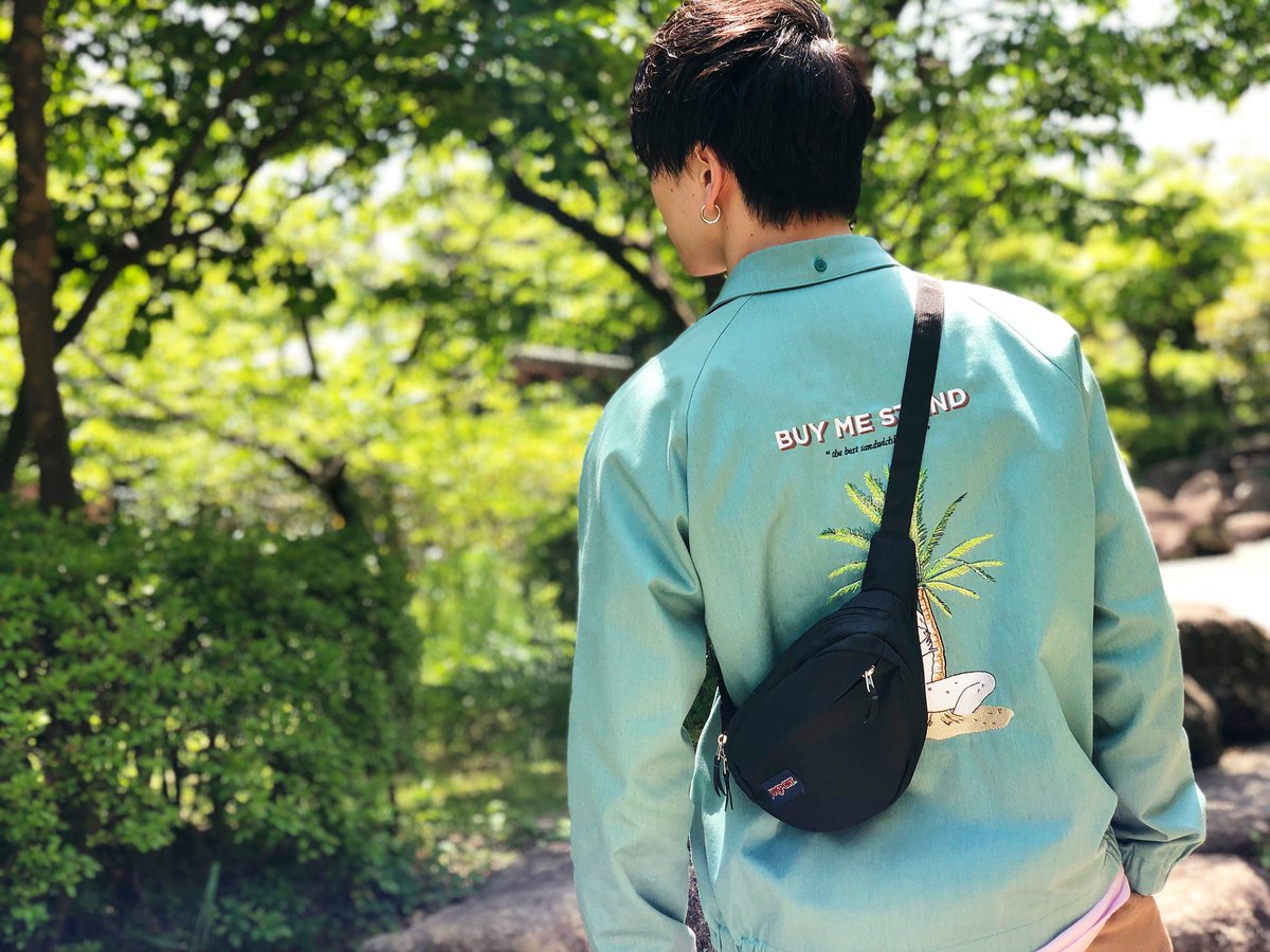 shun_babytwiggz's tweet photo. 小物がたくさん入る優れもの!
これからの季節に多いフェスにはもってこい!
実はウェストポーチのFIFTH AVENUE
長さを調節すればショルダーバッグに!
@JanSportJapan
#JanSport #JanSportBA #FifthAvenue #フィフスアベニュー #FestivalCollection #LifeUnzipped https://t.co/Ht82QdLyzY