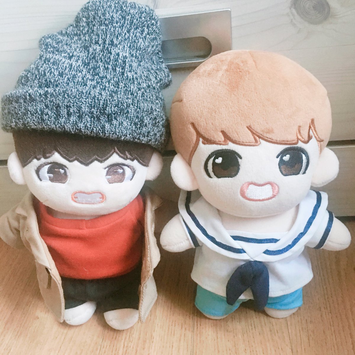 mvmvmvlove's tweet photo. 태렌지 (오른쪽) 15000원
엉아베뷔 16000원 양도합니다~같이 온 옷 그대��� 드려요

택배 +3000 or 착불
디엠주세여~~!

#방탄 #뷔 #방탄인형 #방탄양도 #뷔양도 #인형 #태태 #인형옷 #방탄굿즈 https://t.co/azfVKHSI4Q