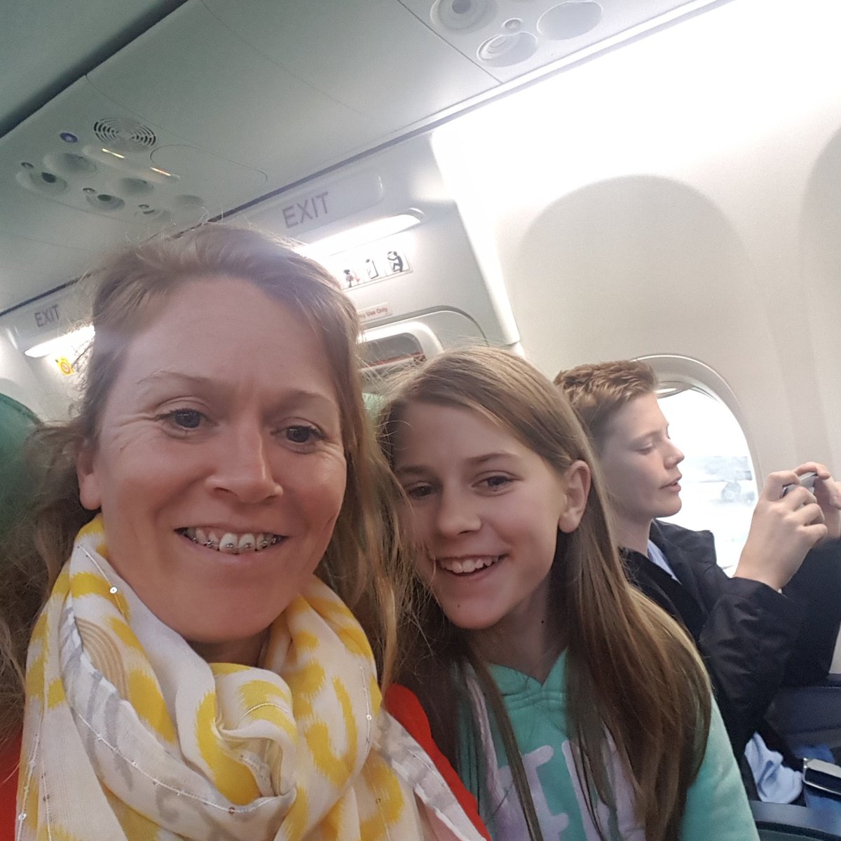 AliceTimmerman's tweet image. Wij zitten! #schiphol #stroomstoring