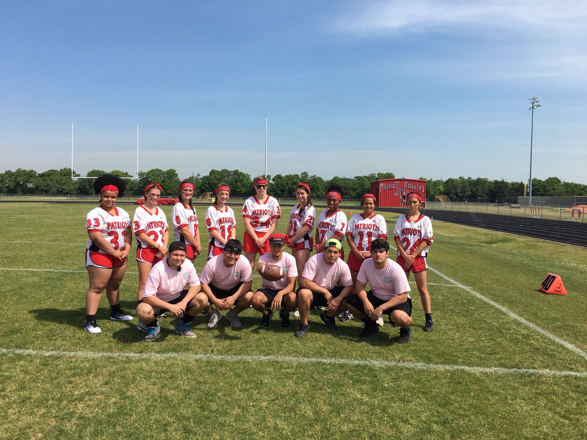 cheyannemohler_'s tweet photo. Juniors took it but it was honestly a good game all around💪🏼🏈❤️ https://t.co/JTI1Ive6SW